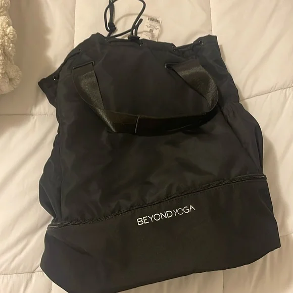 Beyond yoga Convertible Gym Bag NEW - Picture 2 of 7